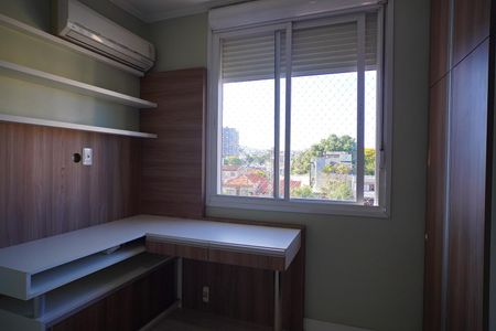 Quarto 1 de apartamento para alugar com 2 quartos, 51m² em Vila Ipiranga, Porto Alegre