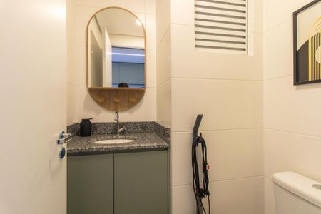Lavabo de apartamento para alugar com 1 quarto, 39m² em Água Verde, Curitiba
