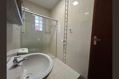 Casa para alugar com 145m², 3 quartos e 2 vagasBanheiro 