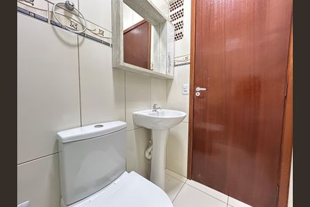 Casa para alugar com 145m², 3 quartos e 2 vagasBanheiro suíte 