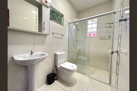 Casa para alugar com 145m², 3 quartos e 2 vagasBanheiro 