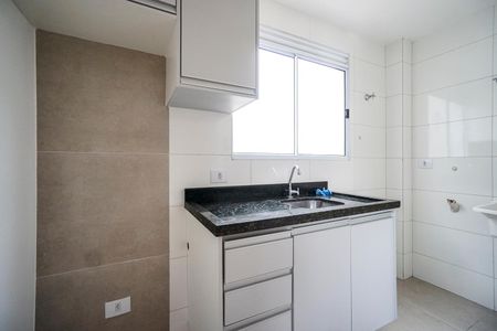 Cozinha de apartamento para alugar com 1 quarto, 33m² em Vila Esperança, São Paulo