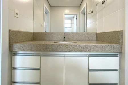 Apartamento para alugar com 105m², 3 quartos e 3 vagas Apartamento para alugar com 105m², 3 quartos e 3 vagasBanheiro das Semi Suites