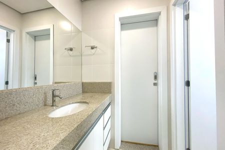 Apartamento para alugar com 105m², 3 quartos e 3 vagas Apartamento para alugar com 105m², 3 quartos e 3 vagasBanheiro das Semi Suites