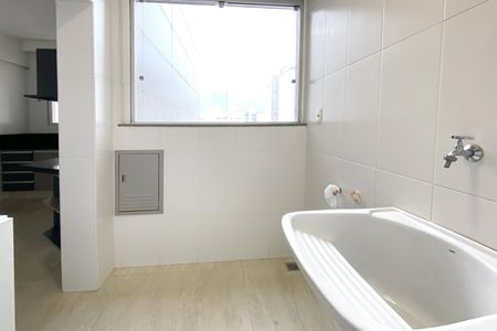 Apartamento para alugar com 105m², 3 quartos e 3 vagas Apartamento para alugar com 105m², 3 quartos e 3 vagasÁrea de Serviço