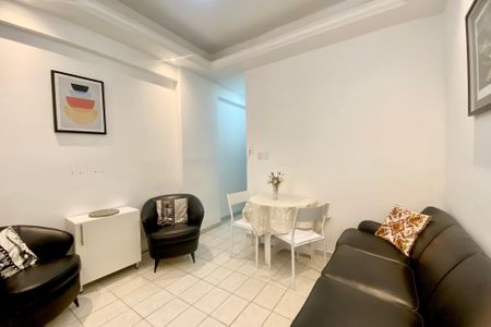 Sala  de apartamento para alugar com 2 quartos, 40m² em Copacabana, Rio de Janeiro