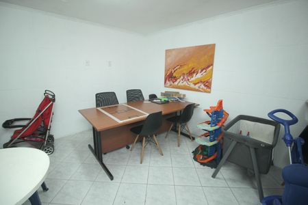 Casa à venda com 127m², 3 quartos e 2 vagasEscritório