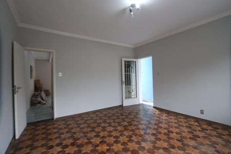 Sala de casa à venda com 4 quartos, 200m² em Sítio Pinheirinho, São Paulo