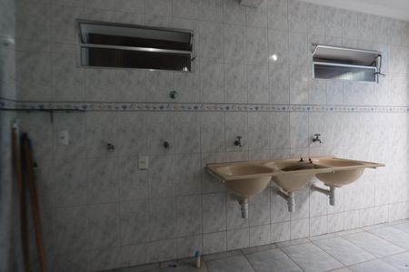 Casa à venda com 200m², 4 quartos e 2 vagasLavanderia