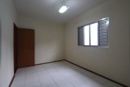 Casa à venda com 200m², 4 quartos e 2 vagasQuarto 2