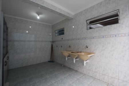 Casa à venda com 200m², 4 quartos e 2 vagasLavanderia