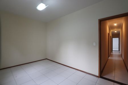Casa à venda com 200m², 4 quartos e 2 vagasQuarto 2
