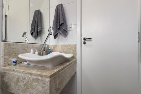 Casa à venda com 170m², 3 quartos e 4 vagasBanheiro da Suíte