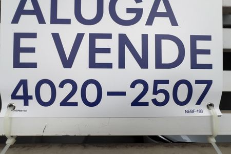 Casa à venda com 170m², 3 quartos e 4 vagasNEBF-183