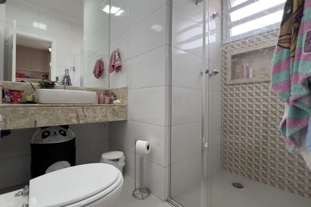 Casa à venda com 170m², 3 quartos e 4 vagasBanheiro da Suíte 2