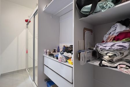 Casa à venda com 170m², 3 quartos e 4 vagasCloset da suíte