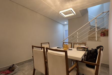 Casa à venda com 170m², 3 quartos e 4 vagasSala