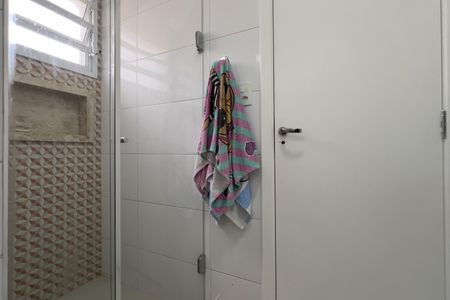 Casa à venda com 170m², 3 quartos e 4 vagasBanheiro da Suíte 2