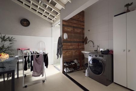 Casa à venda com 170m², 3 quartos e 4 vagasÁrea de Serviço