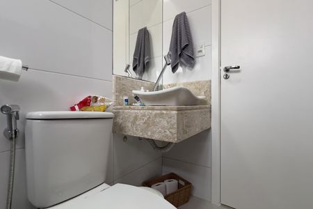 Casa à venda com 170m², 3 quartos e 4 vagasBanheiro da Suíte