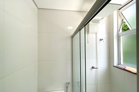 Apartamento à venda com 74m², 3 quartos e 2 vagas Apartamento à venda com 74m², 3 quartos e 2 vagasBanheiro da Suíte 1