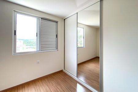 Apartamento à venda com 74m², 3 quartos e 2 vagas Apartamento à venda com 74m², 3 quartos e 2 vagasSuite 1