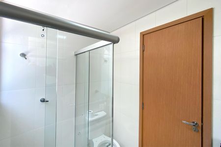 Apartamento à venda com 74m², 3 quartos e 2 vagas Apartamento à venda com 74m², 3 quartos e 2 vagasBanheiro