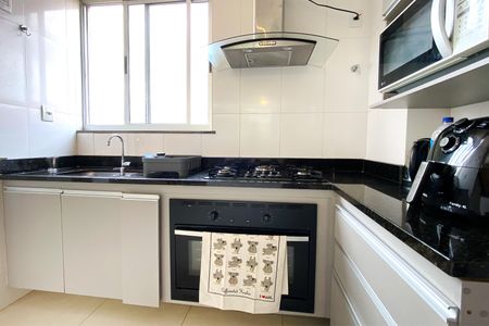 Apartamento à venda com 74m², 3 quartos e 2 vagas Apartamento à venda com 74m², 3 quartos e 2 vagasCozinha