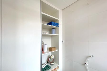 Apartamento à venda com 74m², 3 quartos e 2 vagas Apartamento à venda com 74m², 3 quartos e 2 vagasÁrea de Serviço