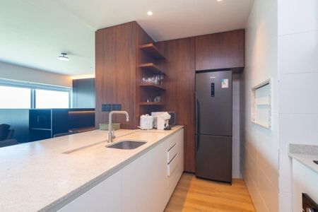 Cozinha  de apartamento para alugar com 1 quarto, 44m² em Cristal, Porto Alegre