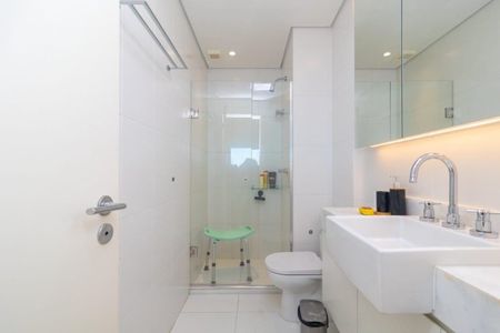 Banheiro  de apartamento para alugar com 1 quarto, 44m² em Cristal, Porto Alegre