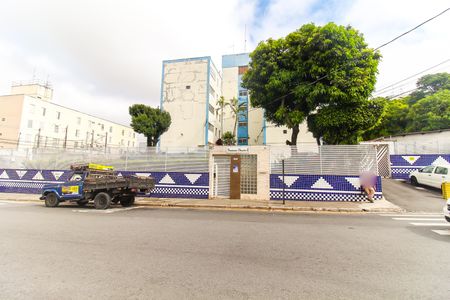 Apartamento à venda com 58m², 3 quartos e 1 vaga Apartamento à venda com 58m², 3 quartos e 1 vagaFachada + Placa