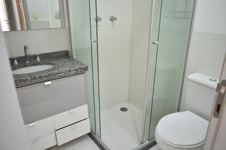 Apartamento à venda com 84m², 2 quartos e 2 vagasBanheiro da Suíte