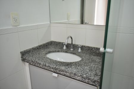 Apartamento à venda com 84m², 2 quartos e 2 vagasBanheiro da Suíte