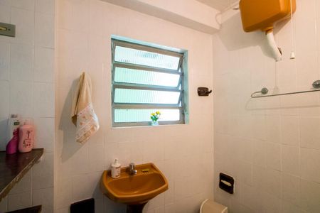 Casa à venda com 279m², 2 quartos e 2 vagasBanheiro de serviço