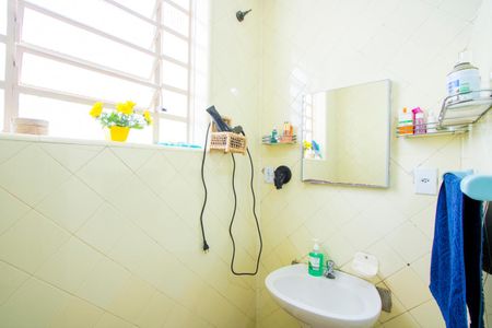 Casa à venda com 279m², 2 quartos e 2 vagasBanheiro