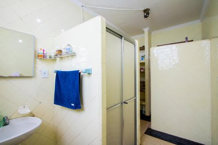 Casa à venda com 279m², 2 quartos e 2 vagasBanheiro