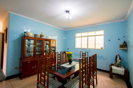 Casa à venda com 279m², 2 quartos e 2 vagasSala de jantar