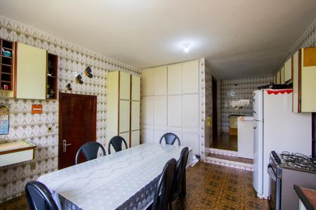 Casa à venda com 279m², 2 quartos e 2 vagasCozinha