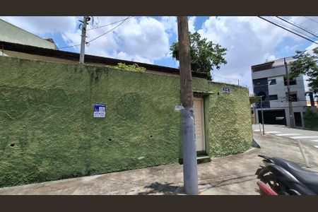 Casa à venda com 279m², 2 quartos e 2 vagasFachada