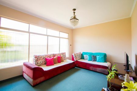 Casa à venda com 279m², 2 quartos e 2 vagasSala