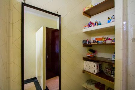 Casa à venda com 279m², 2 quartos e 2 vagasBanheiro