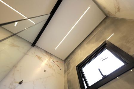 Casa à venda com 275m², 3 quartos e 8 vagas Casa à venda com 275m², 3 quartos e 8 vagasBanheiro Suíte 1