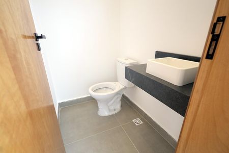 Casa à venda com 275m², 3 quartos e 8 vagas Casa à venda com 275m², 3 quartos e 8 vagasBanheiro Área Gourmet