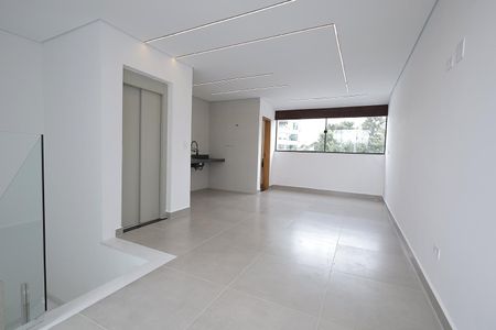 Casa à venda com 275m², 3 quartos e 8 vagas Casa à venda com 275m², 3 quartos e 8 vagasCobertura Gourmet