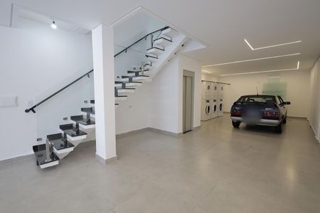 Casa à venda com 275m², 3 quartos e 8 vagas Casa à venda com 275m², 3 quartos e 8 vagasGaragem