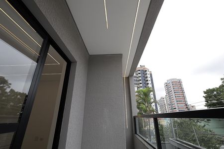 Casa à venda com 275m², 3 quartos e 8 vagas Casa à venda com 275m², 3 quartos e 8 vagasSacada