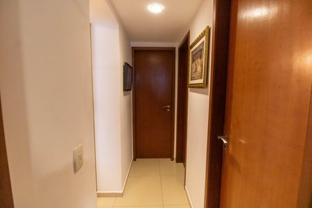 Corredor  de apartamento à venda com 3 quartos, 153m² em Ingá, Niterói