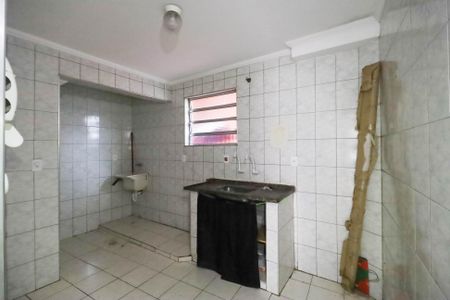 Casa para alugar com 42m², 1 quarto e sem vaga