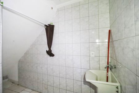 Casa para alugar com 42m², 1 quarto e sem vaga